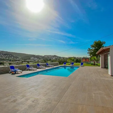 Villa Rosalia - With Panoramic View And Private Pool In Teluda
